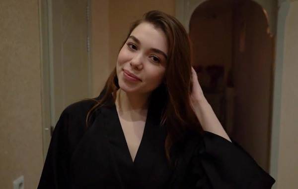 Такой красивый, но наивный, что поверил что я реально только виндовс позвала его поменять